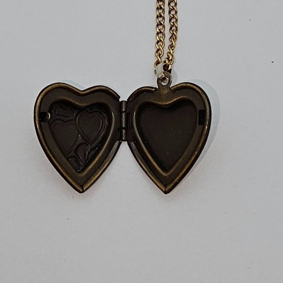 VTG Gold/BrassTone Floral Heart Locket Necklace Chain Link Romantic Gift Jewelry - Picture 2 of 16